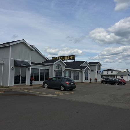 Fairway Inn Съсекс Екстериор снимка