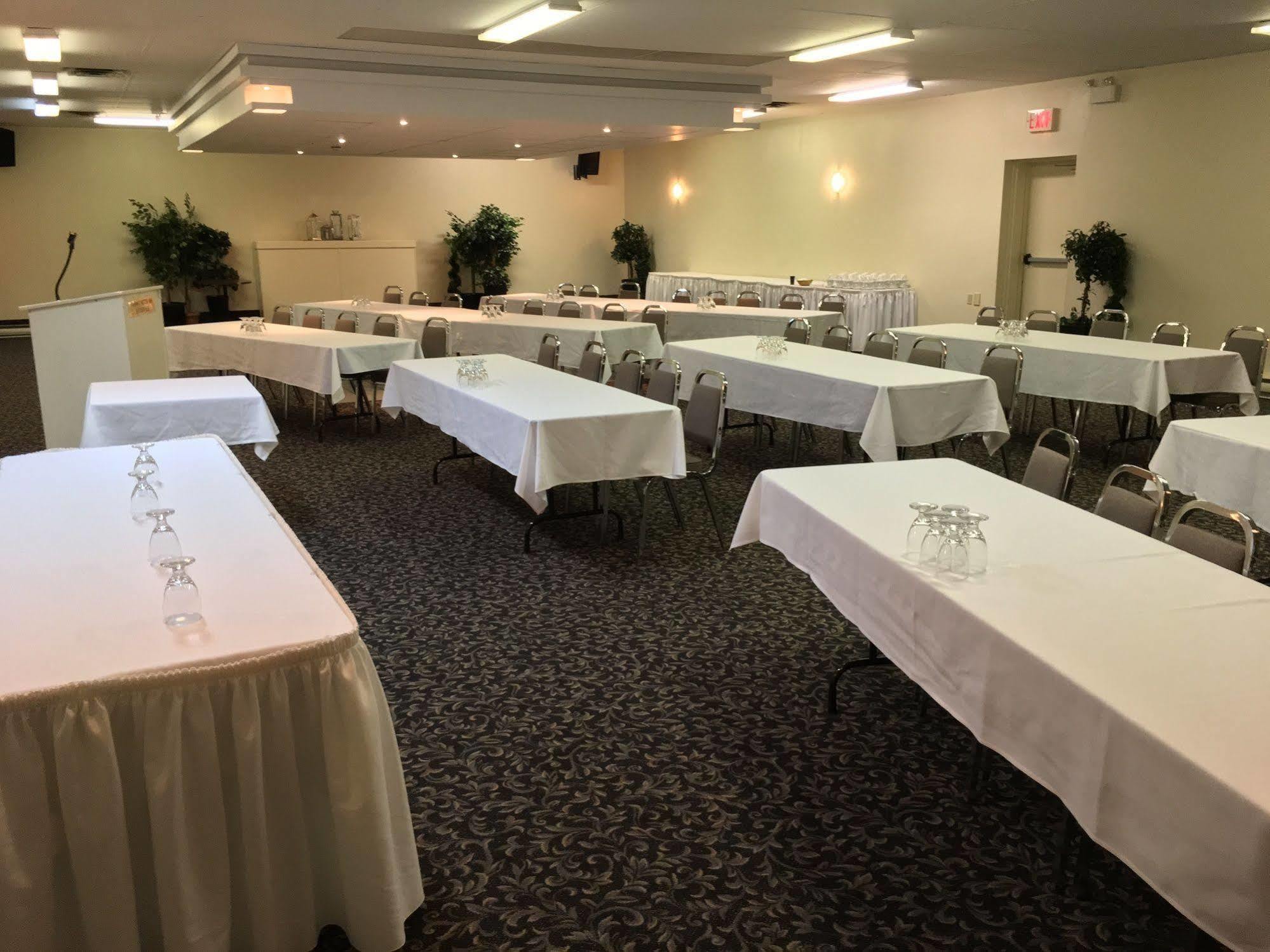 Fairway Inn Съсекс Екстериор снимка
